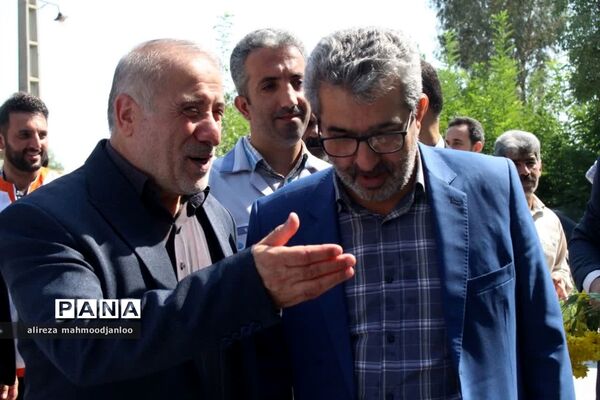 غبارروبی گلزار شهدا در گلوگاه