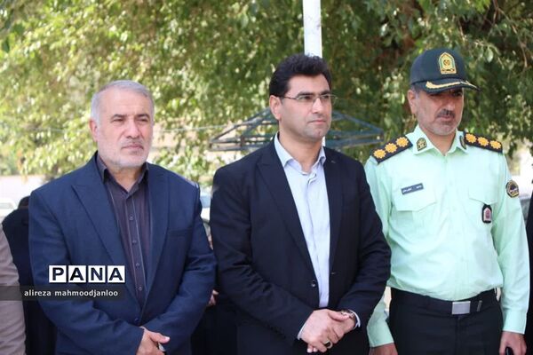غبارروبی گلزار شهدا در گلوگاه