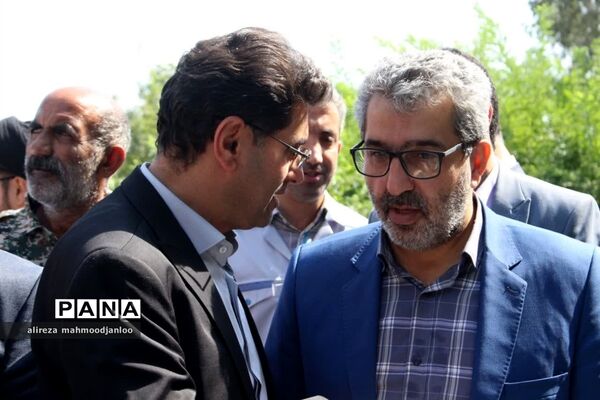 غبارروبی گلزار شهدا در گلوگاه