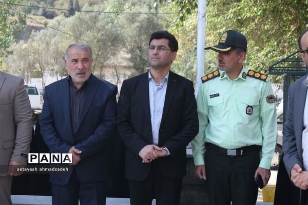 غبارروبی گلزار شهدا در گلوگاه