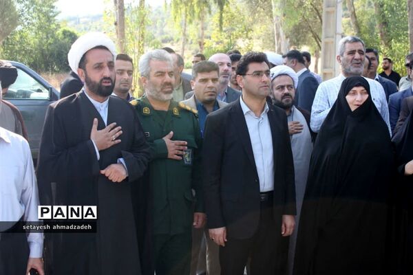 غبارروبی گلزار شهدا در گلوگاه