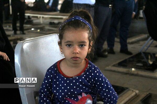 تجدید بیعت مسئولان استانی با شهیدان در اولین روز از هفته دولت