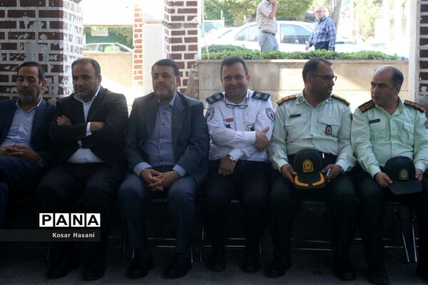 تجدید بیعت مسئولان استانی با شهیدان در اولین روز از هفته دولت