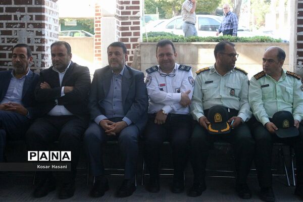 تجدید بیعت مسئولان استانی با شهیدان در اولین روز از هفته دولت