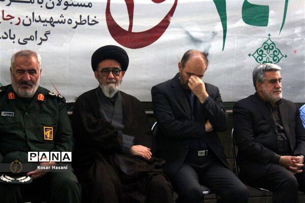 تجدید بیعت مسئولان استانی با شهیدان در اولین روز از هفته دولت
