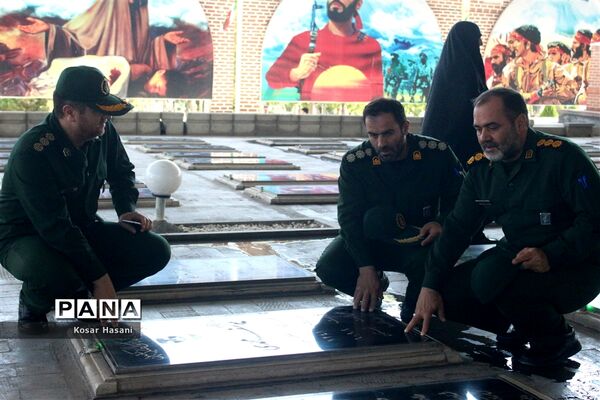 تجدید بیعت مسئولان استانی با شهیدان در اولین روز از هفته دولت