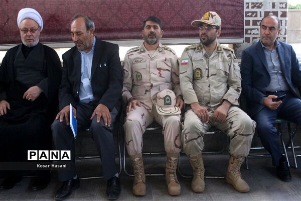 تجدید بیعت مسئولان استانی با شهیدان در اولین روز از هفته دولت
