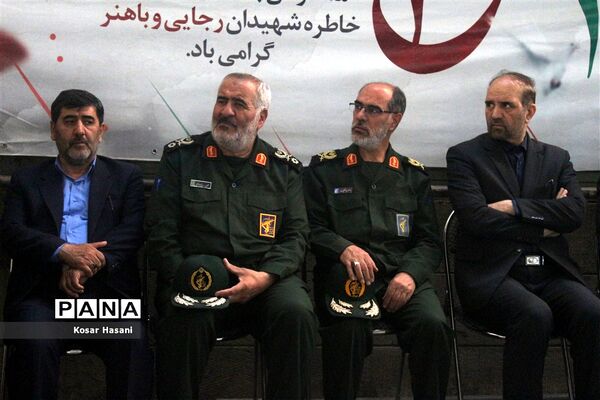 تجدید بیعت مسئولان استانی با شهیدان در اولین روز از هفته دولت