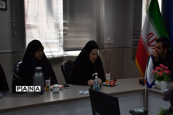 نشست مدیر آموزش و پرورش ناحیه یک مشهد  با دانش آموختگان کالج فارسی زبانان کشور بوسنی و هرزگوین