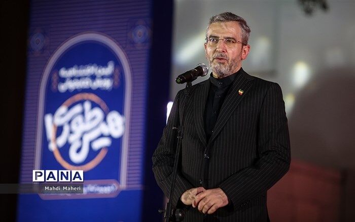 نوجوانان ایرانی برای صیانت از هویت ایران اسلامی مسئولیت سنگینی بر عهده دارند