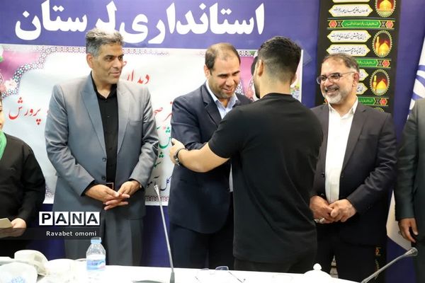 دیدار وزیر آموزش و پرورش با دانش‌آموزان لرستان