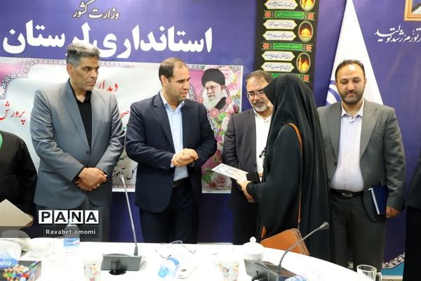 دیدار وزیر آموزش و پرورش با دانش‌آموزان لرستان