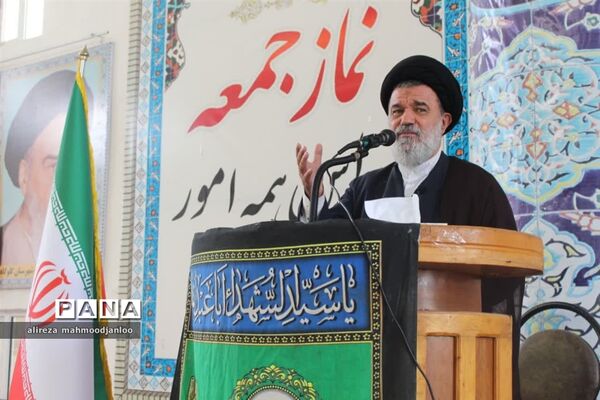 تقدیر از مدیران و کارمندان نمونه در نمازجمعه گلوگاه