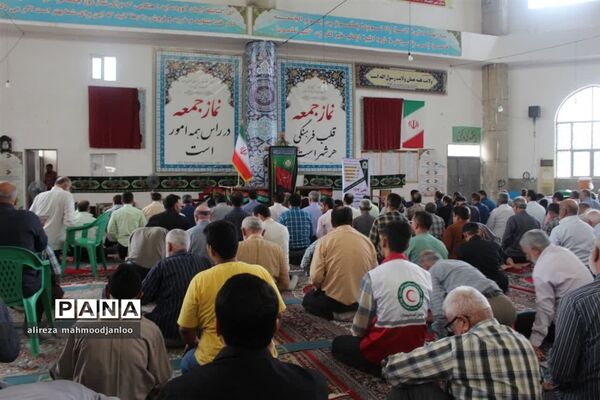 تقدیر از مدیران و کارمندان نمونه در نمازجمعه گلوگاه
