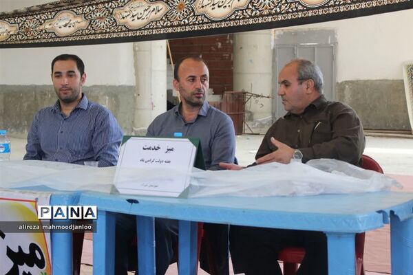 تقدیر از مدیران و کارمندان نمونه در نمازجمعه گلوگاه