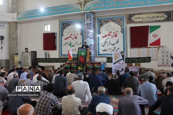 تقدیر از مدیران و کارمندان نمونه در نمازجمعه گلوگاه