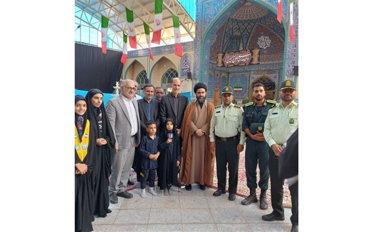 پایگاه اصلی انقلاب، نماز جمعه و مساجد بوده است