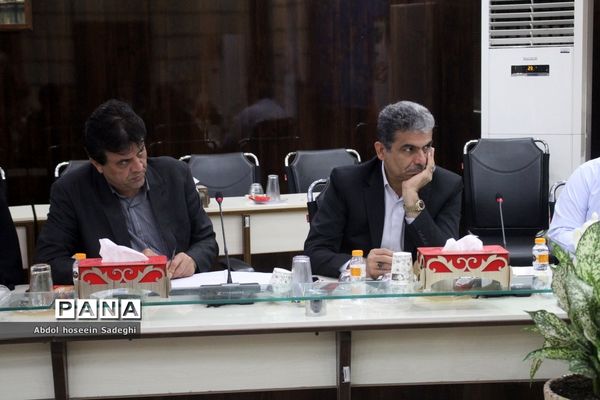 جلسه ستاد ثبت نام استانی و شورای معاونان اداره‌کل آموزش و پرورش استان بوشهر