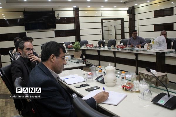 جلسه ستاد ثبت نام استانی و شورای معاونان اداره‌کل آموزش و پرورش استان بوشهر