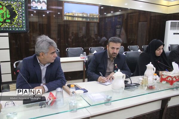 جلسه ستاد ثبت نام استانی و شورای معاونان اداره‌کل آموزش و پرورش استان بوشهر
