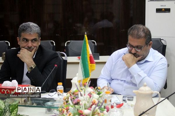 جلسه ستاد ثبت نام استانی و شورای معاونان اداره‌کل آموزش و پرورش استان بوشهر