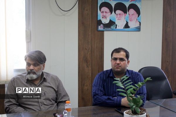 تجلیل از دانش‌آموز برتر چهل و یکمین دوره مسابقات کشوری قرآن، عترت و نماز استان بوشهر