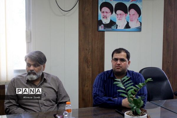 تجلیل از دانش‌آموز برتر چهل و یکمین دوره مسابقات کشوری قرآن، عترت و نماز استان بوشهر