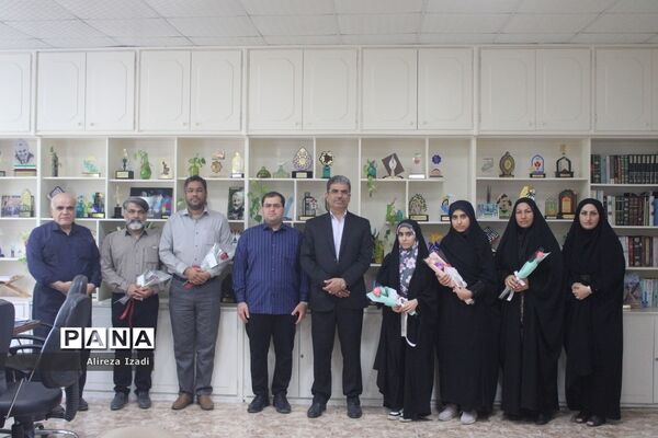 تجلیل از دانش‌آموز برتر چهل و یکمین دوره مسابقات کشوری قرآن، عترت و نماز استان بوشهر