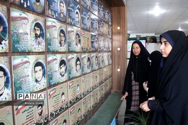 تجلیل از دانش‌آموز برتر چهل و یکمین دوره مسابقات کشوری قرآن، عترت و نماز استان بوشهر