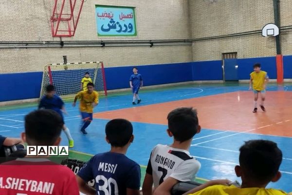 برگزاری بازی دوستانه بین تیم‌های فوتبال دانش‌آموزی ایران و افغانستان در شهرستان پیشوا