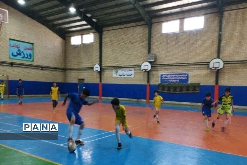 برگزاری بازی دوستانه بین تیم‌های فوتبال دانش‌آموزی ایران و افغانستان در شهرستان پیشوا