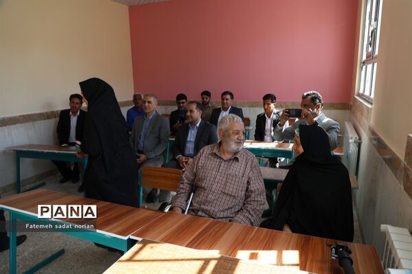 آیین افتتاح دبیرستان حاج علی عطار مقدم در روستای امرودک