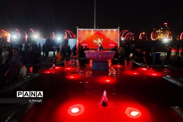 نمایش میدانی تنهاتر از مسیح