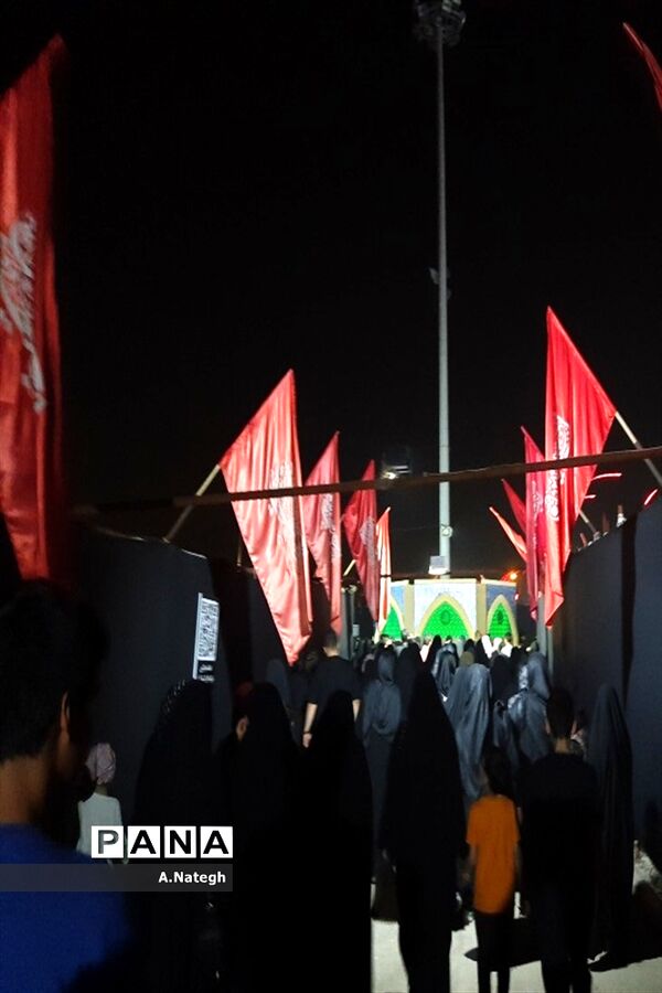 نمایش میدانی تنهاتر از مسیح