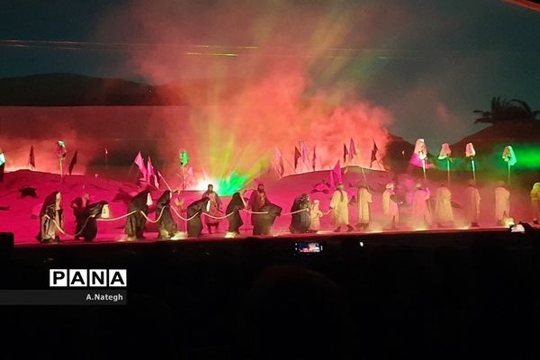 نمایش میدانی تنهاتر از مسیح