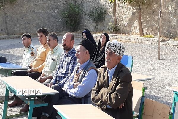 کلنگ‌زنی ساخت فضای آموزشی جدید در روستای  احمد‌آباد شهرستان کلات
