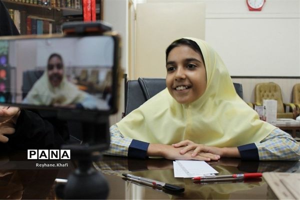 نشست هم‌اندیشی دختران تیم دانش‌آموزی تولید محتوا سازمان دانش‌آموزی شهرستان‌های تهران