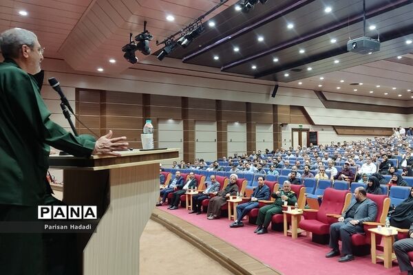 برگزاری همایش آموزشی و تبیینی ویژه مدیران و معاونان پرورشی مدارس شهرستان‌شهریار