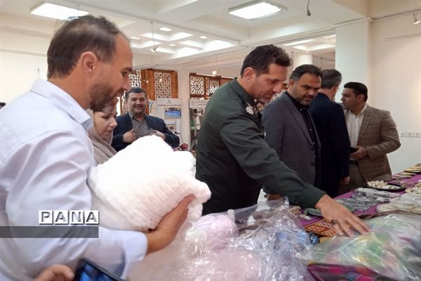 نمایشگاه صنایع‌دستی و دستاوردهای صنعتی و کشاورزی در سالن الغدیر ارشاد