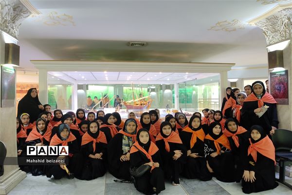 بازدید دانش آموزان زیارت اولی‌ از موزه رضوی