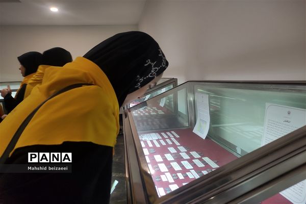 بازدید دانش آموزان زیارت اولی‌ از موزه رضوی