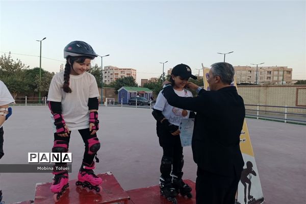 برگزاری اولین دوره مسابقات اسکیت سرعت نوجوانان شهرستان بهارستان