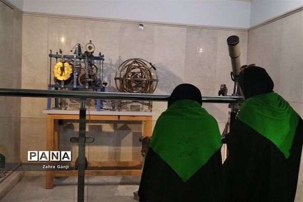 بازدید دانش‌آموزان زیارت اولی استان فارس از موزه رضوی