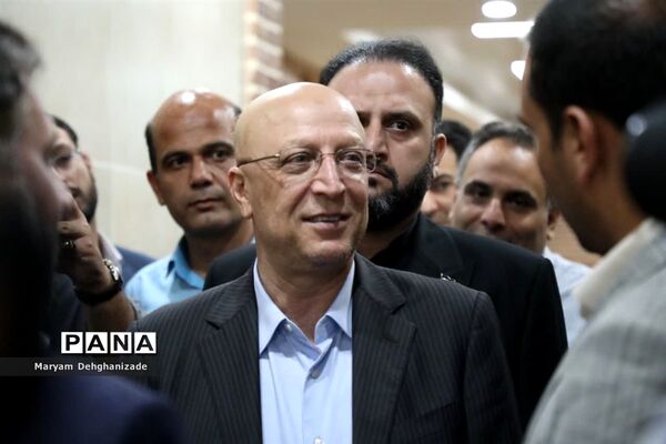 بازدید وزیر علوم، تحقیقات و فناوری کشور از خوابگاه دانشجویی  و دانشکده پردیس مهریز