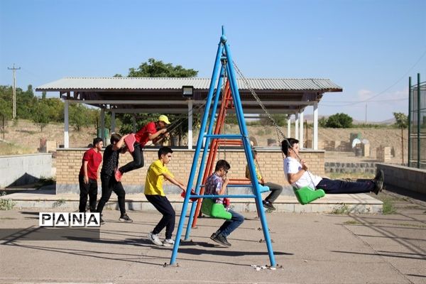 اردوی یک روزه دانش‌آموزان دبیرستان شهیدبهشتی