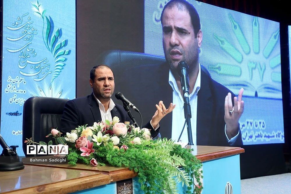 آیین‌نامه رتبه‌بندی با کمک معلمان اصلاح خواهد شد