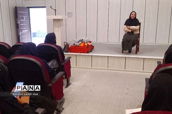 برگزاری کارگاه هنرهای نمایشی در کانون فرهنگی و تربیتی شهید حاج قاسم سلیمانی رودهن