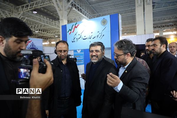 بازدید رئیس جمهوری از نمایشگاه «روایت خدمت؛ وعده وفا»