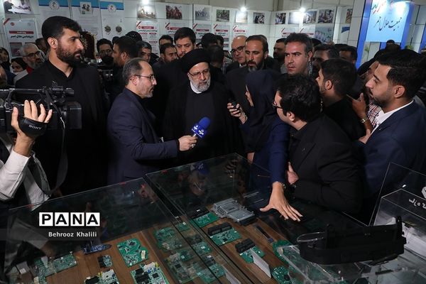 بازدید رئیس جمهوری از نمایشگاه «روایت خدمت؛ وعده وفا»