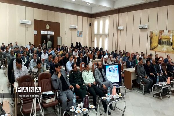 آئین تجلیل از کارمندان نمونه ادارات شهرستان مه‌ولات